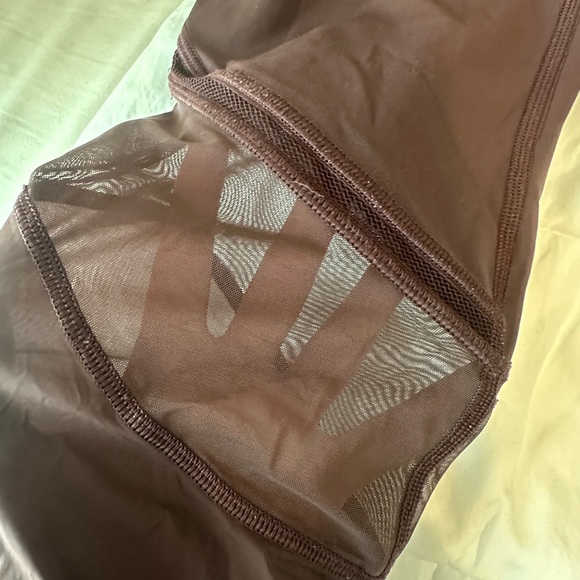 Lululemon Fresh in Mesh Leggings - 12 - Picture 6 of 8